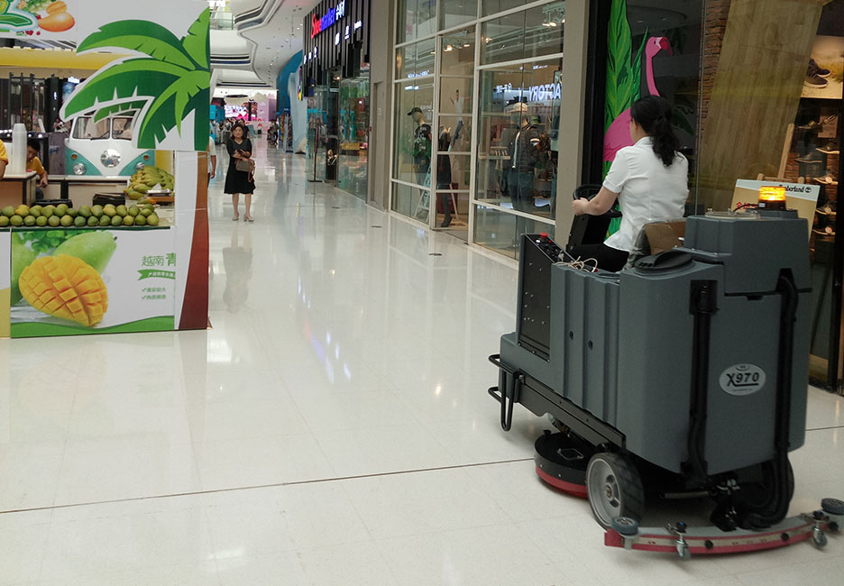 江西大型清潔設(shè)備多功能洗地機和電動<a href=http://www.53308.cn target=_blank class=infotextkey>掃地車生產(chǎn)廠</a>