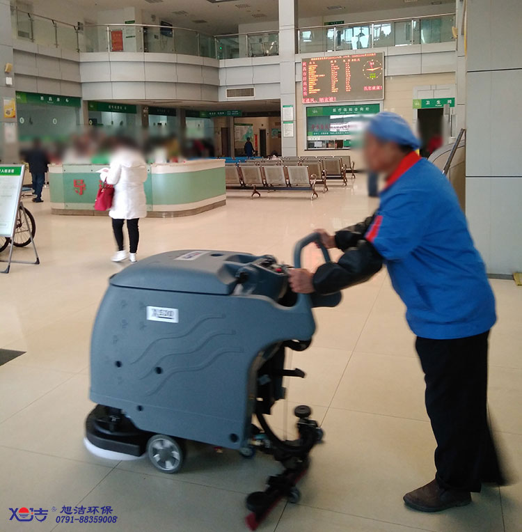醫(yī)院大廳保潔，醫(yī)院手推式洗地機